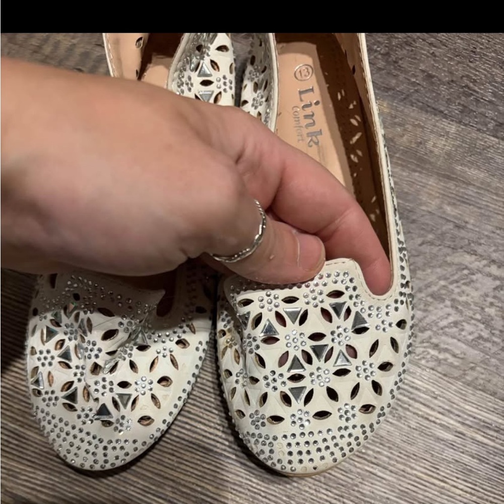 Link Women's Cream Cutout Loafers